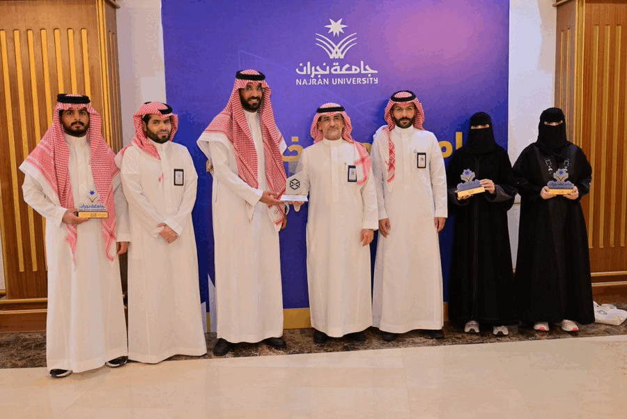The University President honored the students of the College of Applied Medical Sciences who won first place in the Fifth Health Innovation Hackathon.